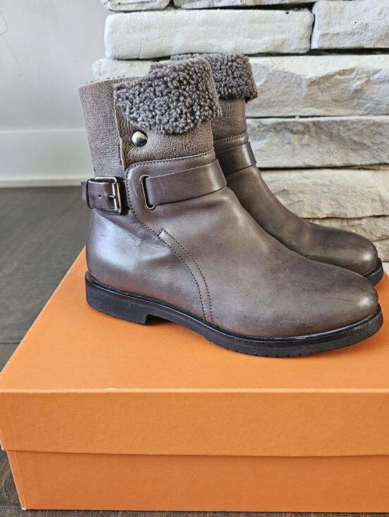 Attilio Giusti Leombruni Shoes - Beautiful Attilio Giusti Leombruni (AGL) Shearling Foldover Ankle Boot - Sz 6.5